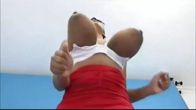 دختر نوجوان ساده لوح در یک خانواده سه سیکس روغنی نفره فاک کرد