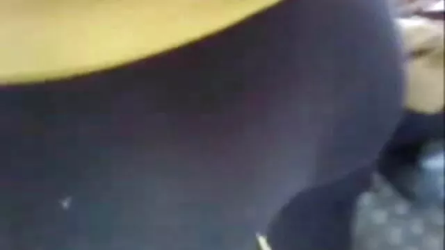 دوست پسر او کامرون در حالی که نفس زیادی می کشید فوت کرد و انگشت گذاشت کون سیاه روغنی